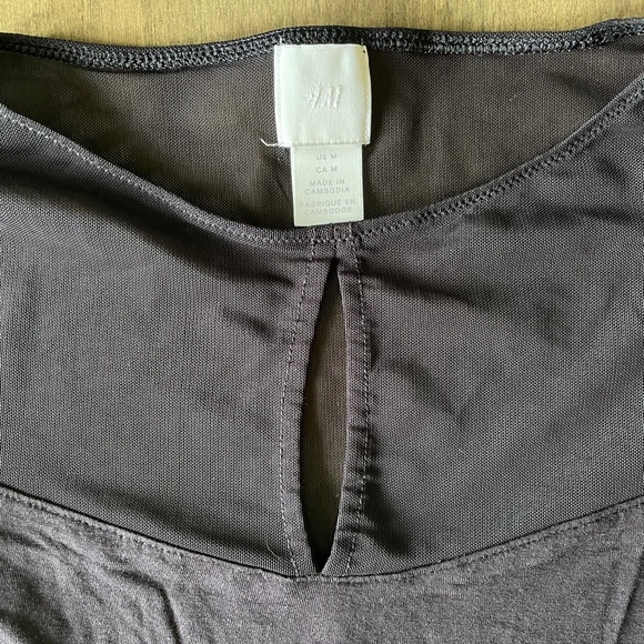 Black Bodysuit with Keyhole Cut out - Picture 5 of 5